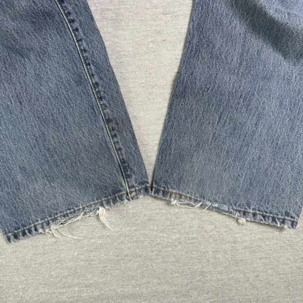 Levi's 501 Original Fit Men Jeans 44x32 Button Fly Straight Leg Light Wash Denim